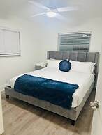 BnB Hyperion Brand New 2b2b Retreat w Patio