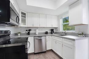 BnB Hyperion Brand New 2b2b Retreat w Patio