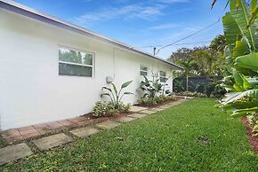 BnB Hyperion Brand New 2b2b Retreat w Patio