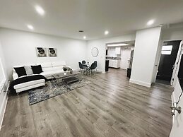 BnB Hyperion Brand New 2b2b Retreat w Patio