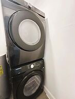 BnB Hyperion Brand New 2b2b Retreat w Patio