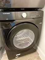 BnB Hyperion Brand New 2b2b Retreat w Patio