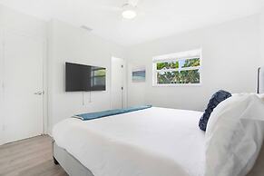 BnB Hyperion Brand New 2b2b Retreat w Patio