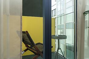 Urban Chic - Turnstile