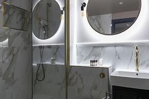 Urban Chic - Turnstile