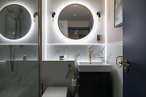 Urban Chic - Turnstile