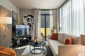 Urban Chic - Turnstile