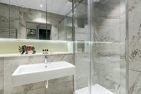 Urban Chic - Broad Court