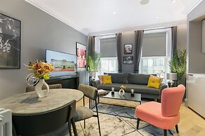 Urban Chic - Broad Court