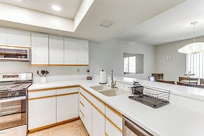 Cathedral City Condo: Close to Golf & Hiking!