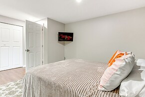 ~ 2 Mi to Downtown: Bright Apt in Lansing!