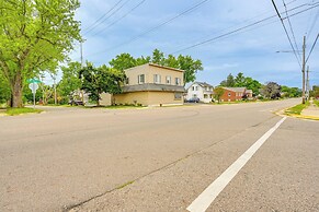 ~ 2 Mi to Downtown: Bright Apt in Lansing!