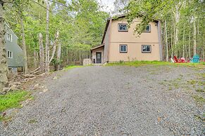 Wooded Tobyhanna Home w/ Fire Pit & Lake Access!