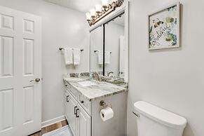 Lakefront Dadeville Villa w/ Deck & Private Dock!