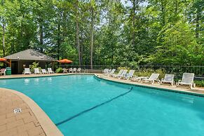 Lakefront Dadeville Villa w/ Deck & Private Dock!