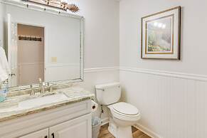 Lakefront Dadeville Villa w/ Deck & Private Dock!