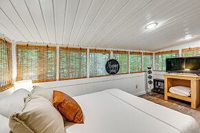 Patio & Fire Pit: Charming Cabin in Roaring Gap!