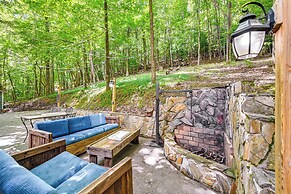 Patio & Fire Pit: Charming Cabin in Roaring Gap!
