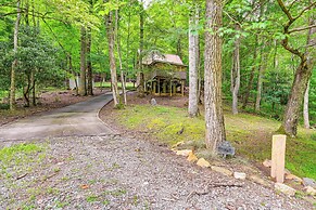 Patio & Fire Pit: Charming Cabin in Roaring Gap!