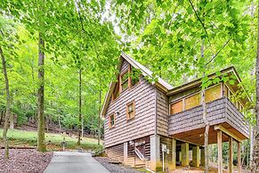 Patio & Fire Pit: Charming Cabin in Roaring Gap!