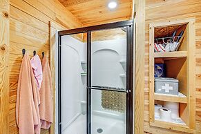 Patio & Fire Pit: Charming Cabin in Roaring Gap!