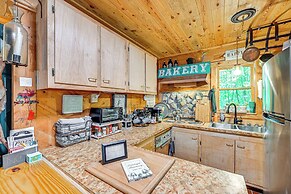 Patio & Fire Pit: Charming Cabin in Roaring Gap!