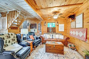Patio & Fire Pit: Charming Cabin in Roaring Gap!