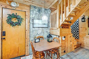 Patio & Fire Pit: Charming Cabin in Roaring Gap!