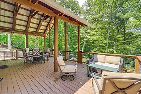 Pet-friendly West Jefferson Home w/ River View!