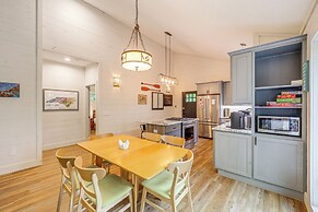 Pet-friendly West Jefferson Home w/ River View!