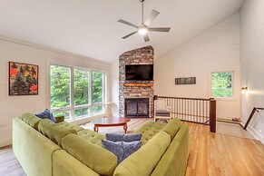 Pet-friendly West Jefferson Home w/ River View!