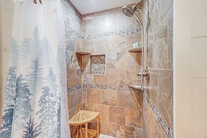 Pet-friendly West Jefferson Home w/ River View!