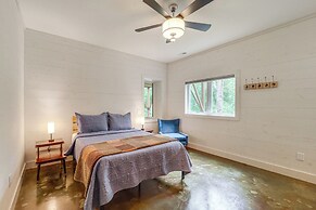 Pet-friendly West Jefferson Home w/ River View!