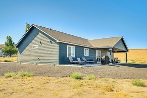 Charming Home ~ Half-mi to Potholes State Park