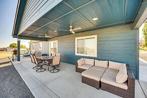 Charming Home ~ Half-mi to Potholes State Park