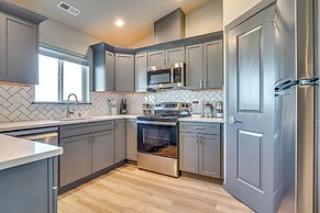 Charming Home ~ Half-mi to Potholes State Park