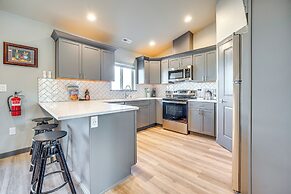 Charming Home ~ Half-mi to Potholes State Park