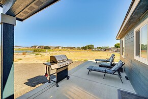 Charming Home ~ Half-mi to Potholes State Park