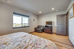 Charming Home ~ Half-mi to Potholes State Park