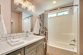 Charming Home ~ Half-mi to Potholes State Park