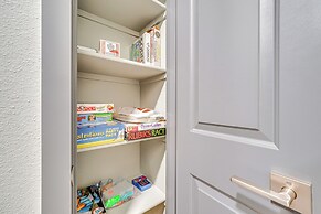 Charming Home ~ Half-mi to Potholes State Park