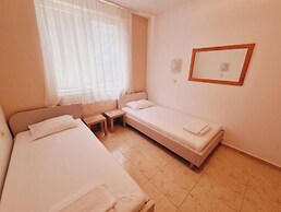 BREEZE Apart Complex