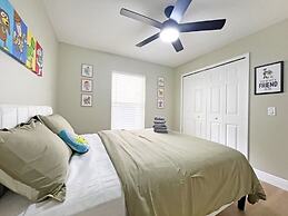 Stardust Villa 4 Bedroom Home by RedAwning