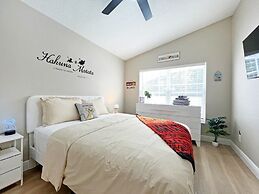 Stardust Villa 4 Bedroom Home by RedAwning