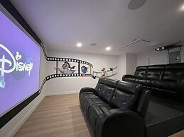 Stardust Villa 4 Bedroom Home by RedAwning