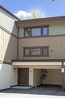 G3 Meadow Creek 3 Bedroom Townhouse by RedAwning