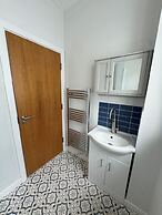 Armyn House Apartments