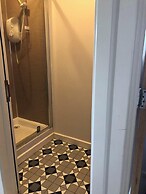 Armyn House Apartments