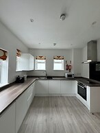 Armyn House Apartments