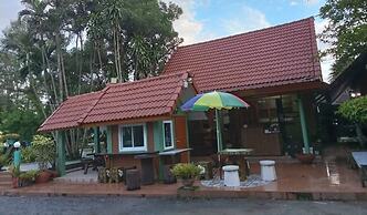 Haad Somboon House